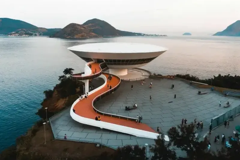 Niterói: Niemeyer's MAC Museum & Colonial Forts - Private 8 hours tour in Rio de Janeiro